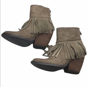 VERY VOLATILE LA Khloe Taupe fringe booties